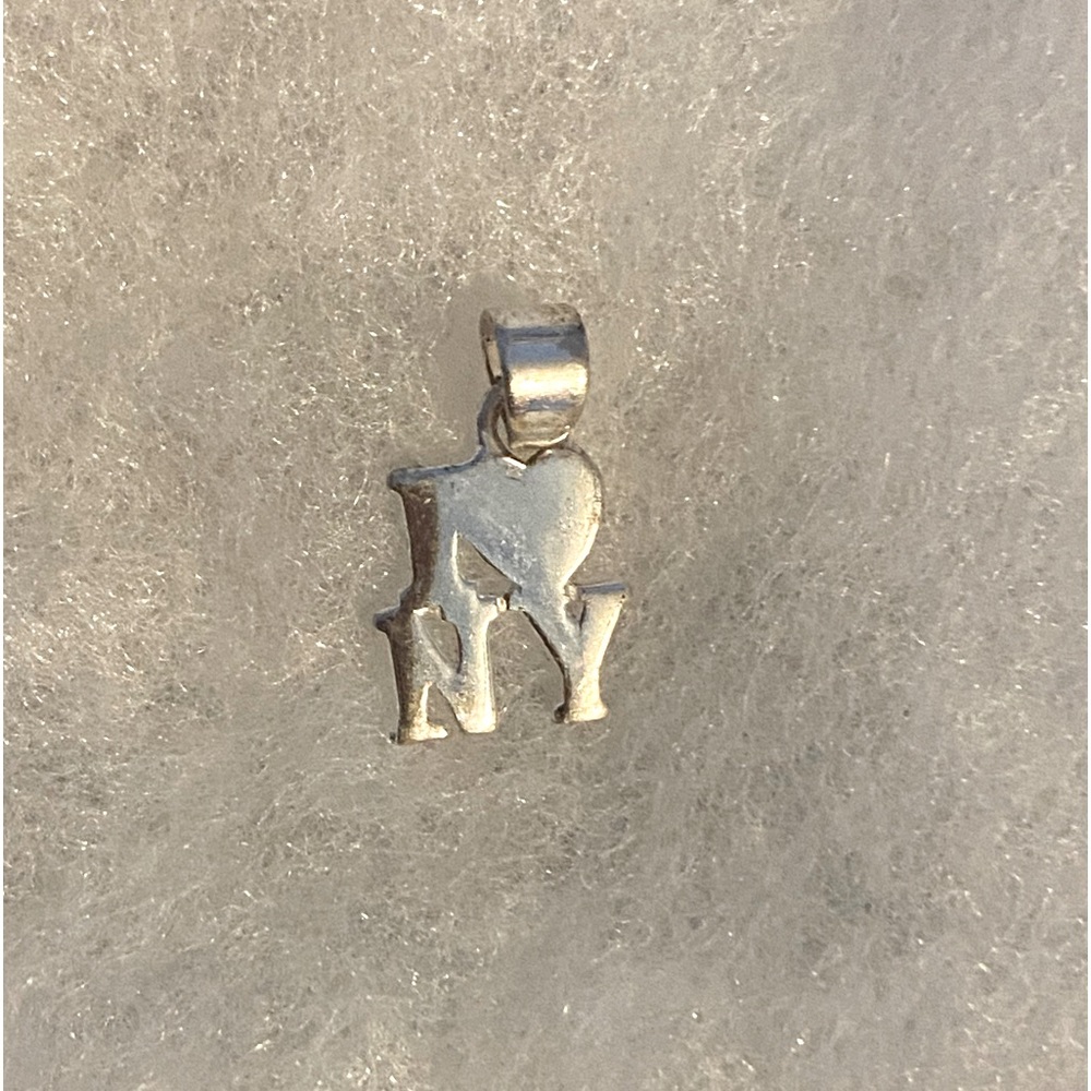 Very small “I❤️NY” Pendent- never worn